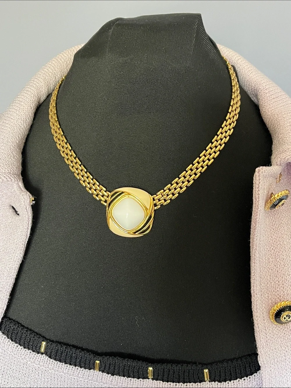 Vintage Trifari Gold Tone White faux Stone Statement Woven Chain Necklace Choker